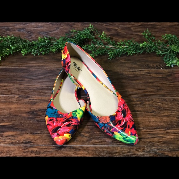Colorful Flower Flats - Picture 3 of 4